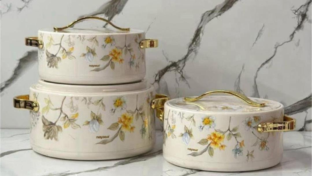 Batterie de cuisine en marbre noir